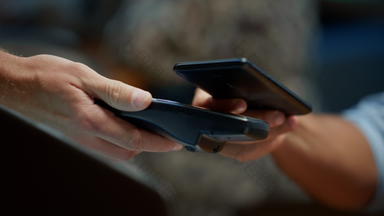 商人手支付移动电话回来终端NFC技术